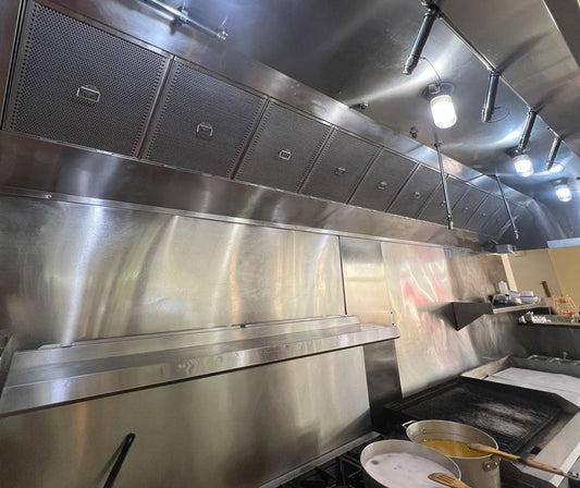 Aladdin’s Natural Eatery Sees a Cleaner Kitchen and Simpler Maintenance with Grease Lock®
